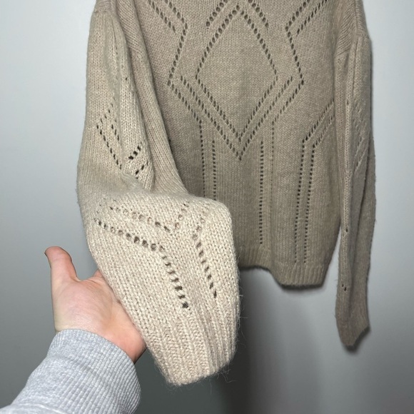 H&M Women’s Tan eyelet crew neck alpaca wool blend sweater in size S - Picture 3 of 7